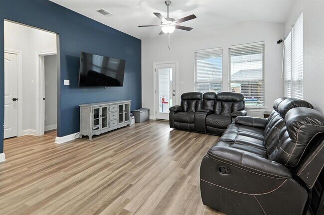 Building Photo - 140 Cascata Way
