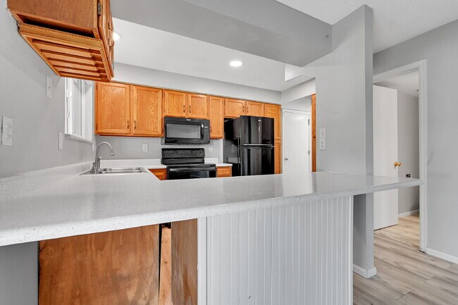 Building Photo - $2,895 - 3 Bed, 2.5 Bath Home with Central...