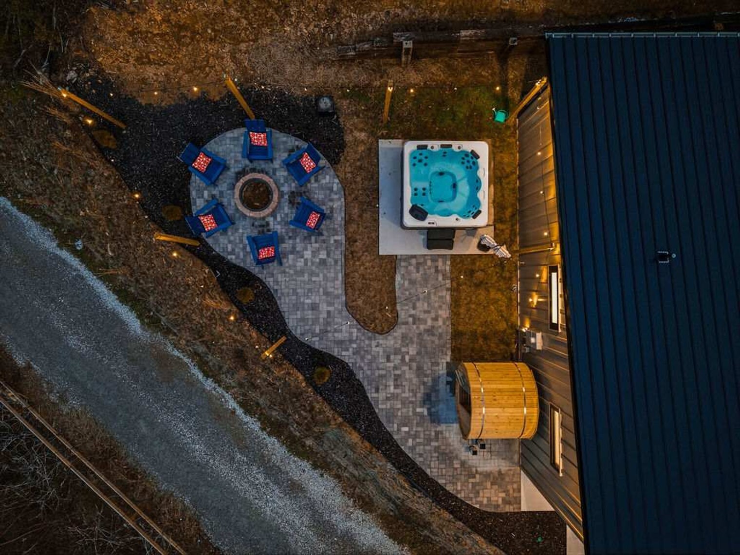 Building Photo - 268 Everett St