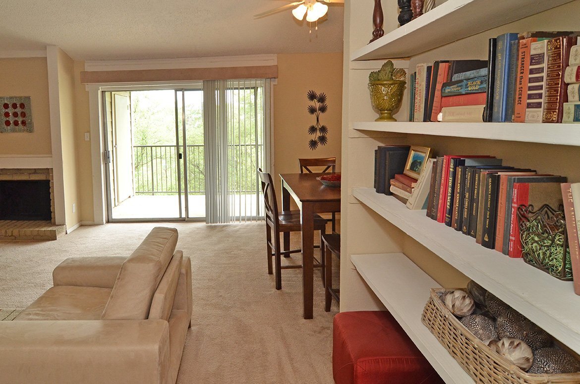 Building Photo - 7630 Wood Hollow Dr