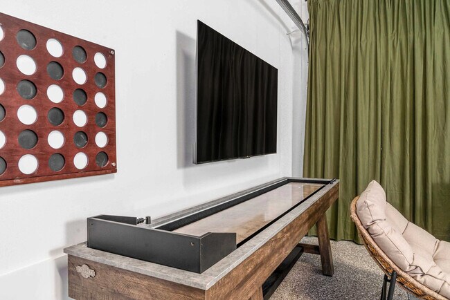 Building Photo - 1412 Leland Way