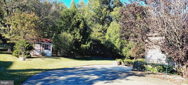 Building Photo - 9008 Doris Dr