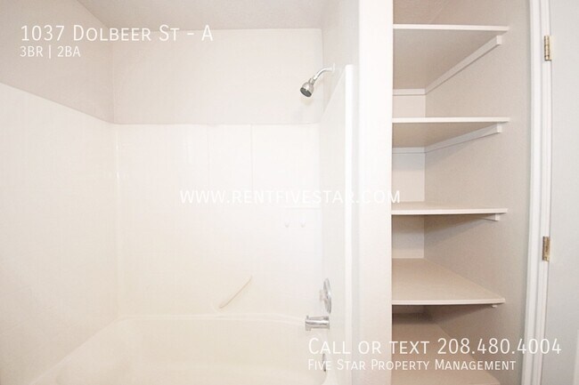 Building Photo - 1037 Dolbeer St