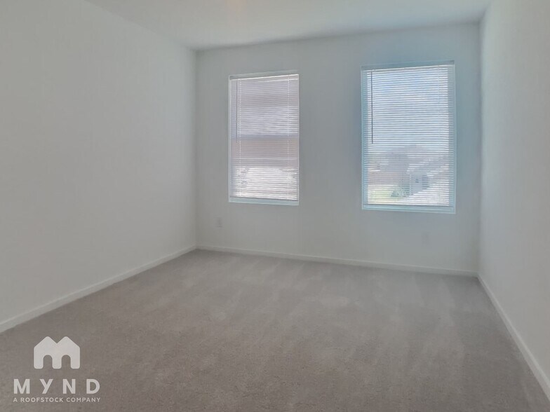 Building Photo - 10607 Aqueduct Crk