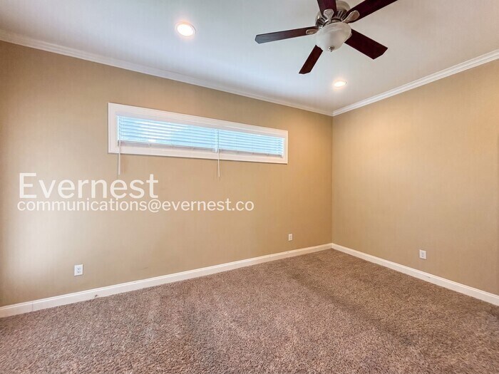 Building Photo - 21208 Oak Dale Dr