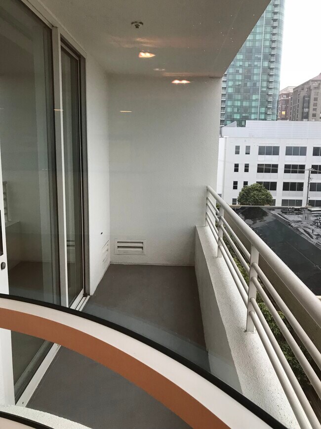 Balcony - 403 Main St
