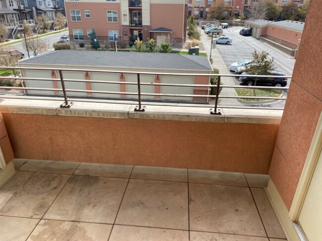 Building Photo - Beautiful 2BD/2BA Condo with Garage in Par...