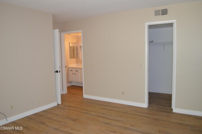 Building Photo - 786 Birchpark Cir