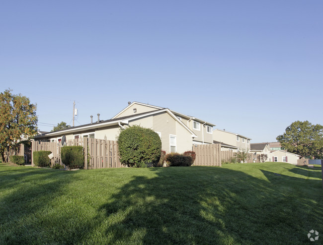 Building Photo - Bloomfield Hills Townhouse Cooperative