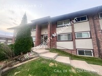 Building Photo - Spacious 2 Bedroom Lower Apartment @ Creek...