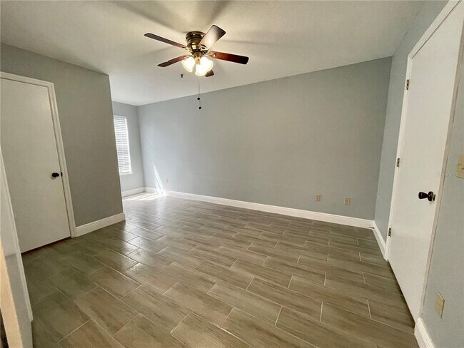 Building Photo - 1612 Columbia Arms Cir