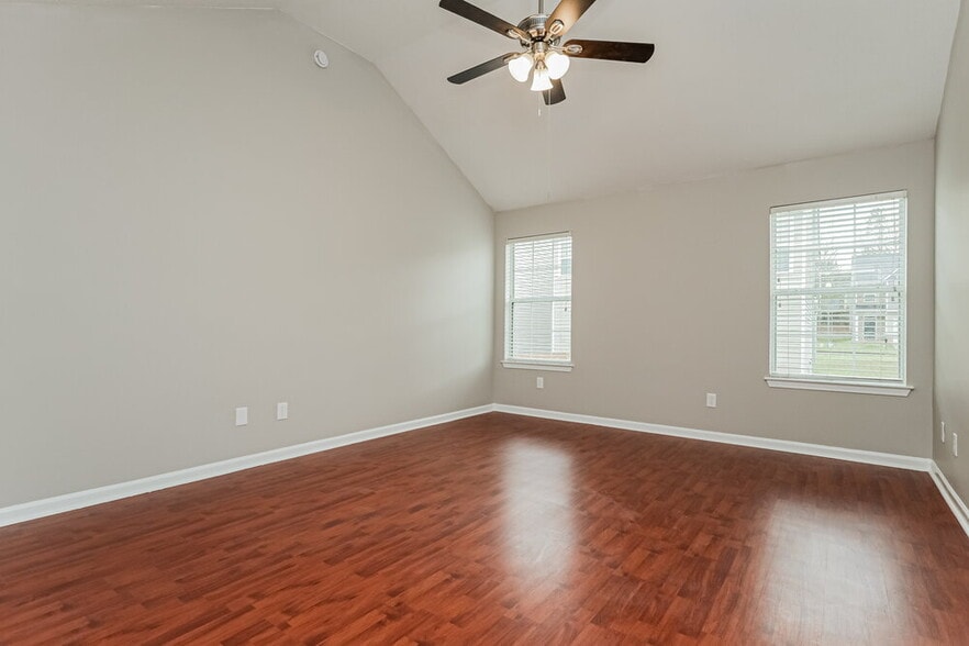 Building Photo - 75 Colser Drive