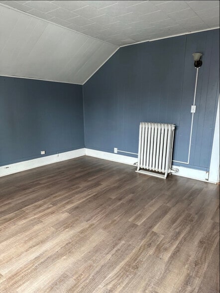 Building Photo - 708 Ferry St