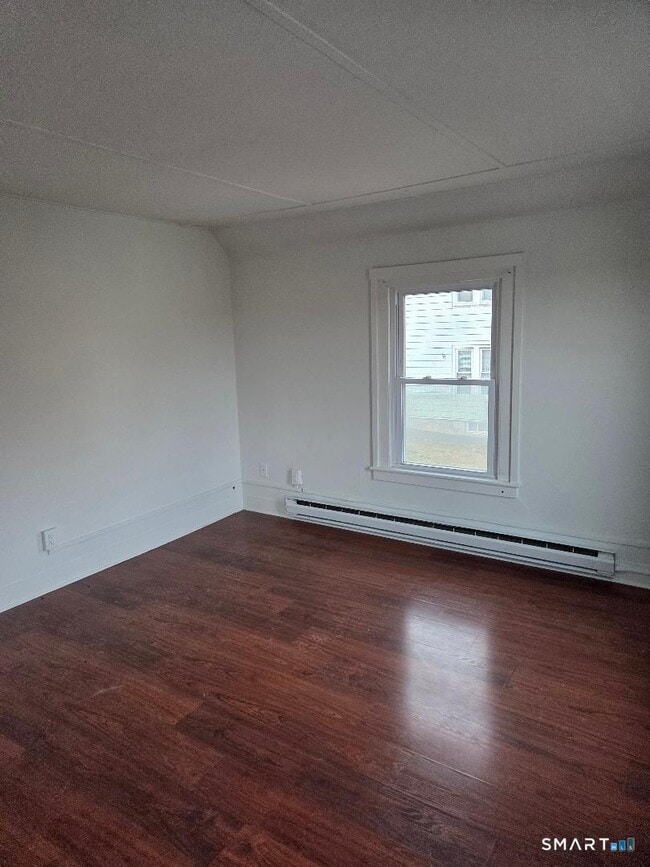 Building Photo - 72 Walnut St