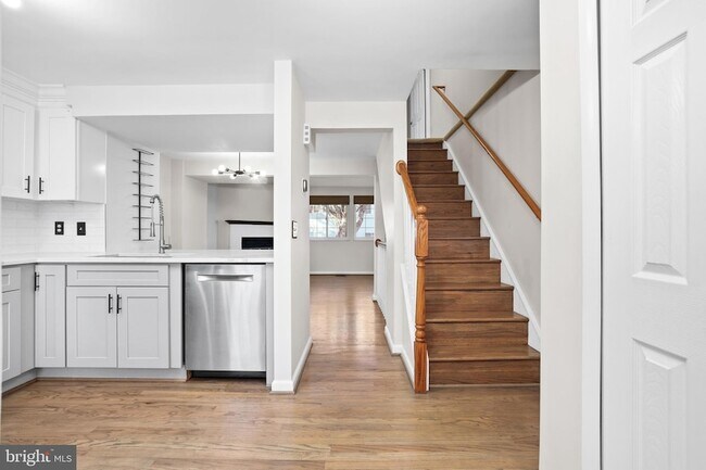 Building Photo - 2858 New Providence Ct