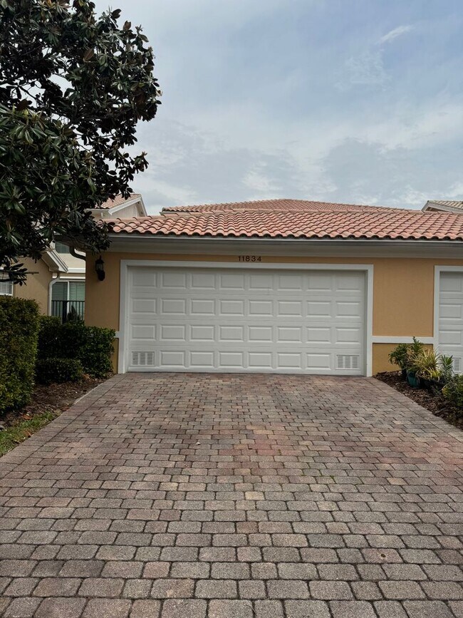 Building Photo - Beautiful Lake Nona Townhome