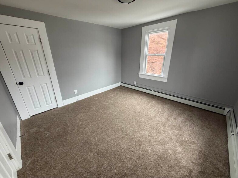 Building Photo - 2 Monteleone Pl