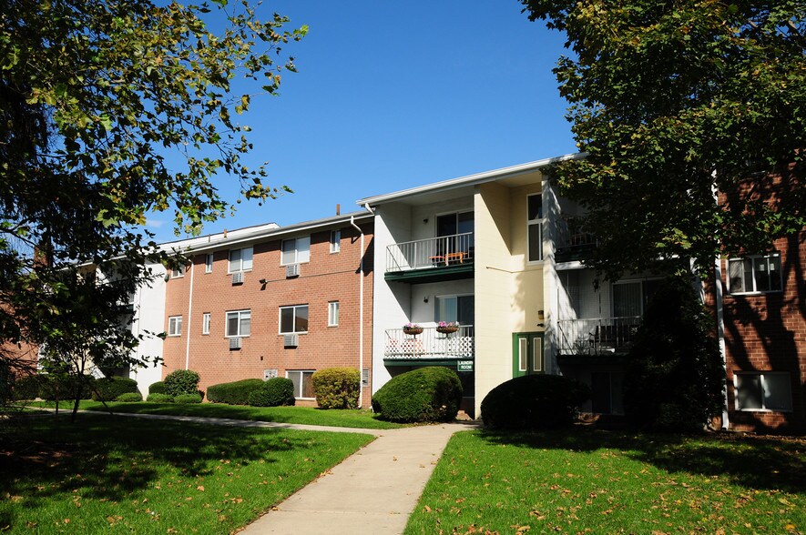 Primary Photo - State Fayette Gardens