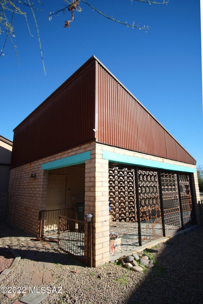Building Photo - 10514 E Seven Generations Way