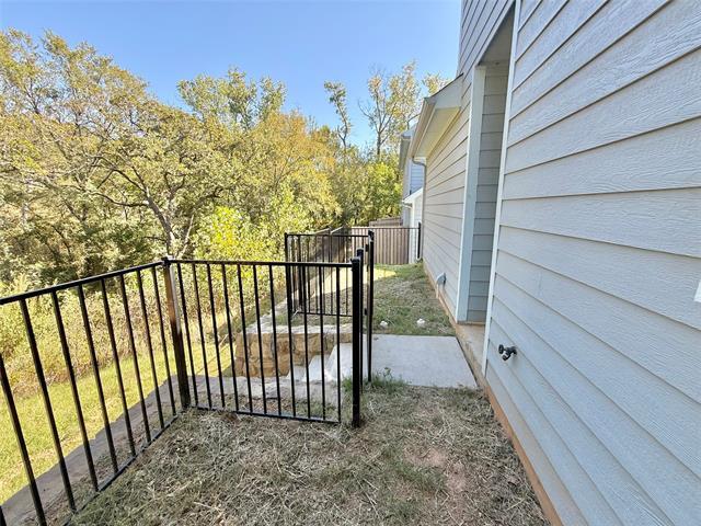 Building Photo - 986 S 6th Ave