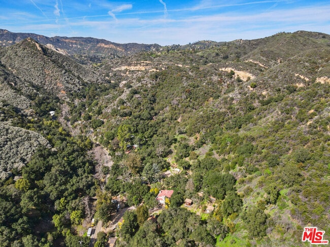 Building Photo - 764 Old Topanga Canyon Rd
