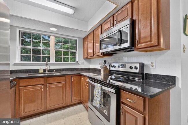 Building Photo - 12103 Green Ledge Ct