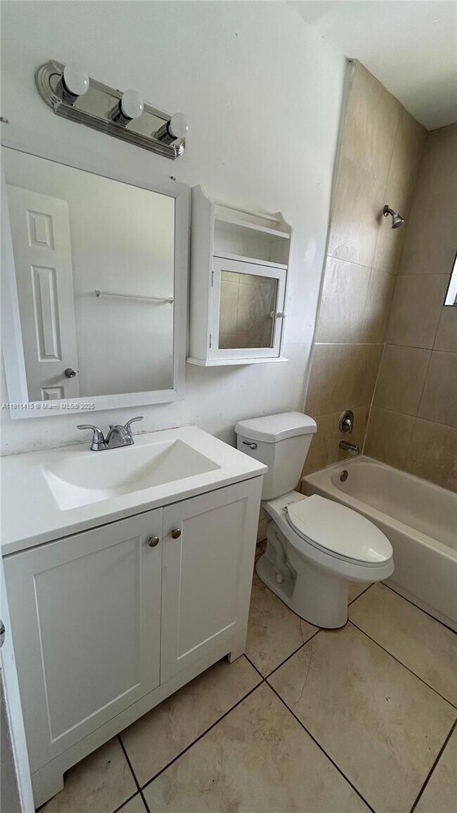 Building Photo - 2121 NE 168th St