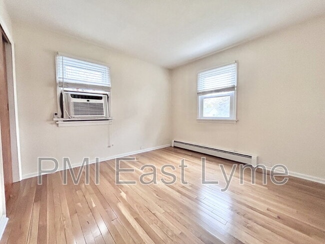 Building Photo - 22 Whitewood St