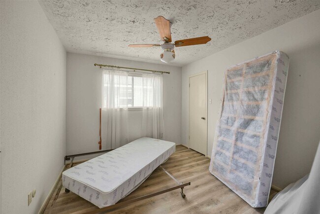 Building Photo - 16323 Summer Dawn Ln