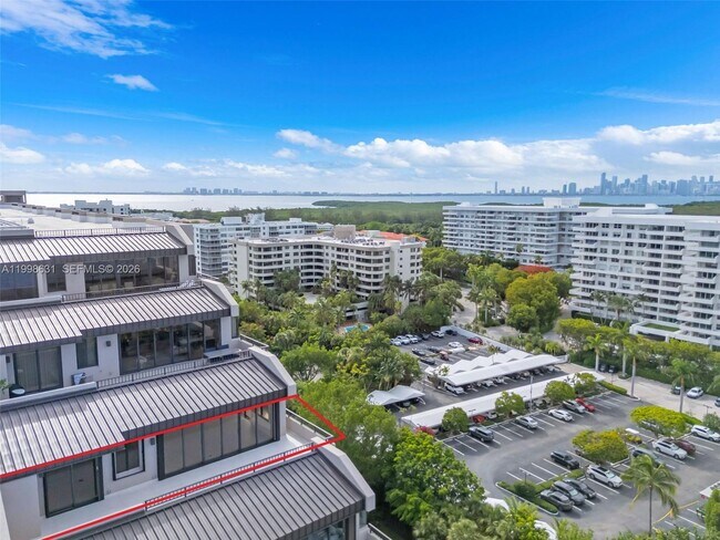 Building Photo - 251 Crandon Blvd
