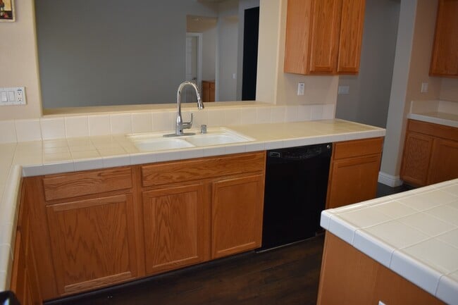 Building Photo - 870 Alabaster Ct