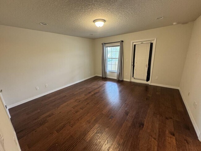 Building Photo - 11902 Lorenza Ln