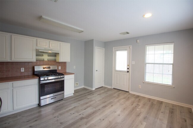 Building Photo - 29523 Legends Stone Dr