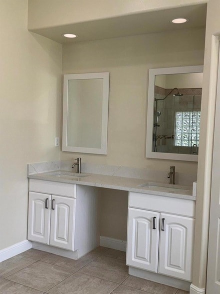 Building Photo - 969 Meadow Ave