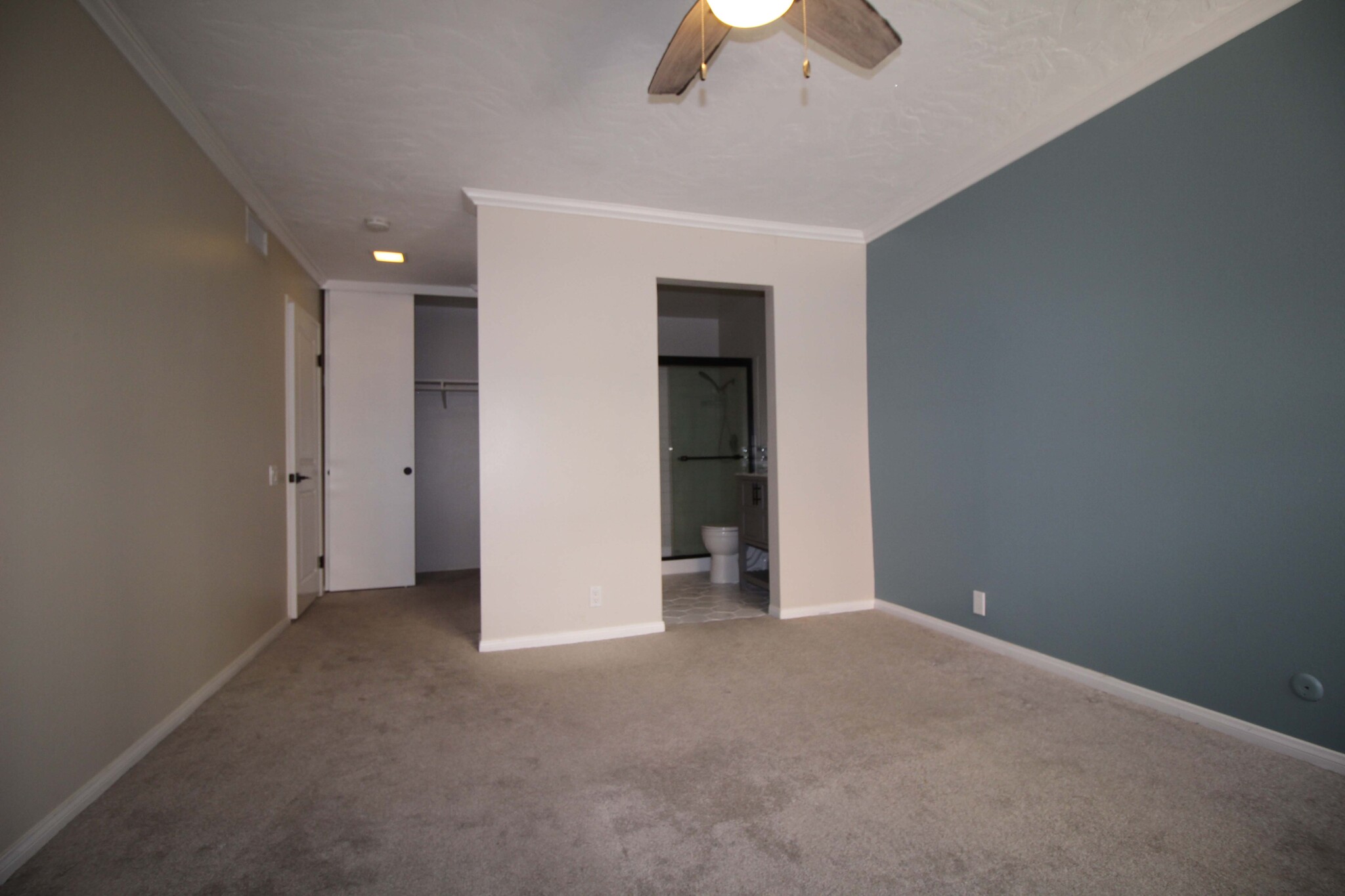 Building Photo - 4879 Collwood Blvd