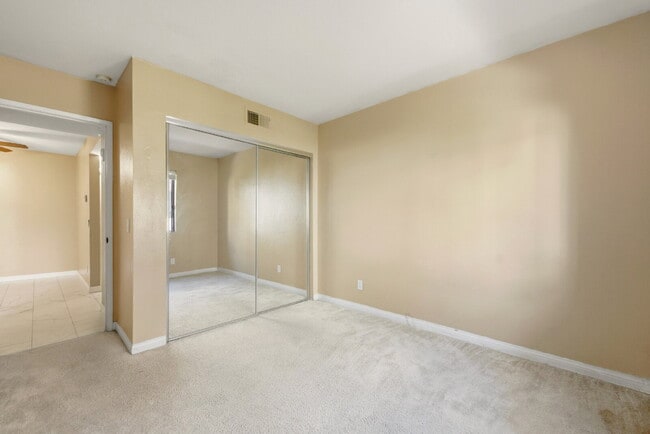 Building Photo - "Charming 2-Bedroom, 2-Bathroom Oasis in E...