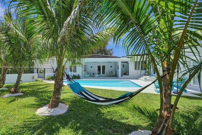 Primary Photo - 4705 Granada Blvd