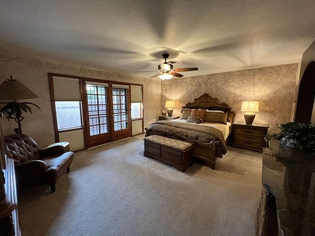 Building Photo - FURNISHED 3 BEDROOM HOME IN TOWN WITH POOL ACCESS!