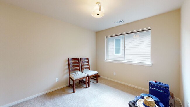 Building Photo - Auburn Lakeland Hills area/Lakeview Community- 4 bedroom 2.5 bathroom with AC - Available May 5th!