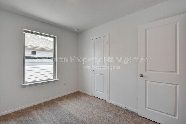 Building Photo - 16642 Teak Mantle Rd