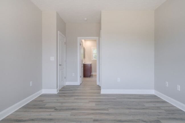 Building Photo - 495 Pin Oak Dr NW