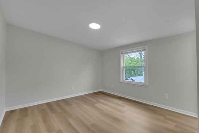 Building Photo - 18333 Beechwood St