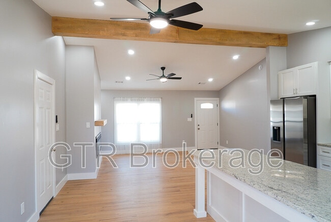 Building Photo - 307 Cheryl Ct