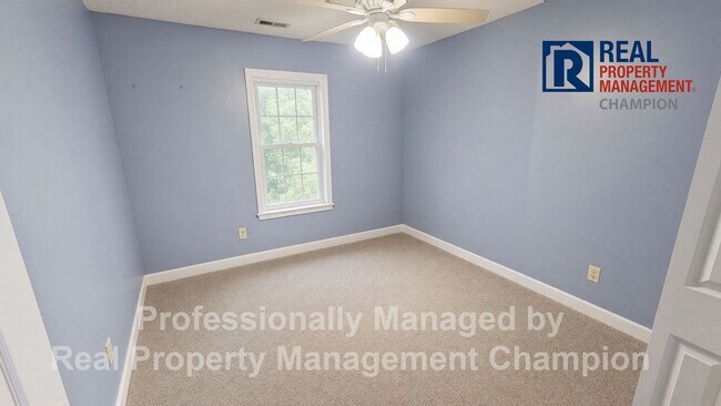 Building Photo - 315 Peppertree Ct