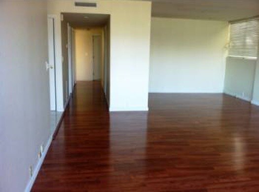 Building Photo - 1 Janet Way