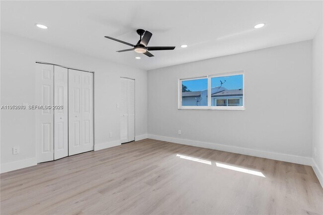 Building Photo - 6949 SW 110th Ct