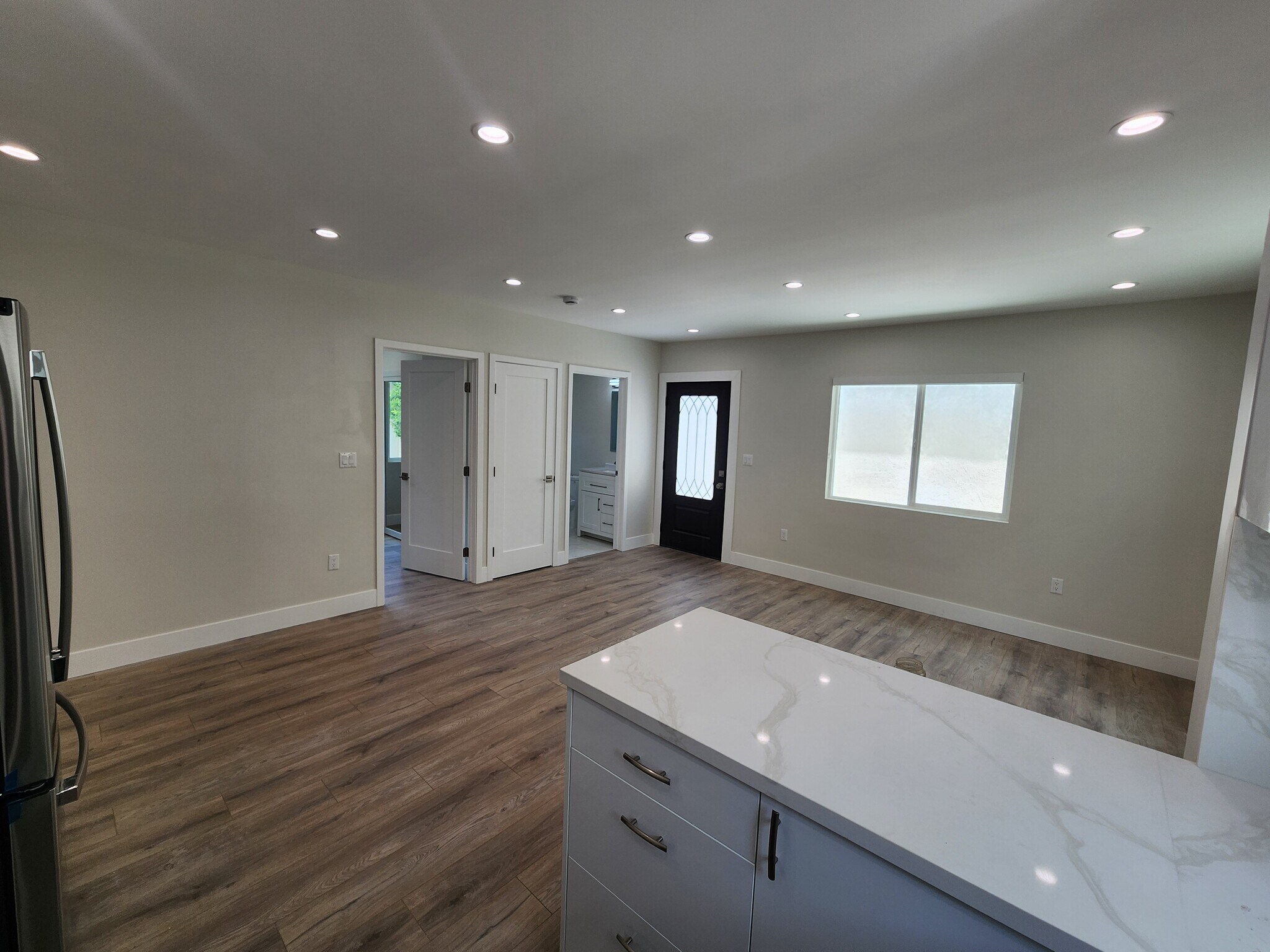 Building Photo - 528 Amherst Dr