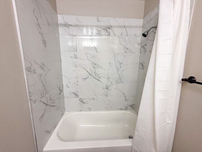 Building Photo - 3331 NW 27th Ave