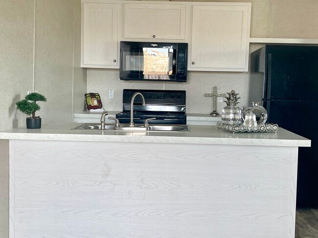 Building Photo - 4201 Santa Maria Ave