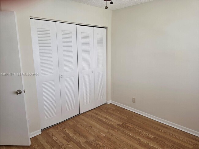 Building Photo - 6178 Buena Vista Dr